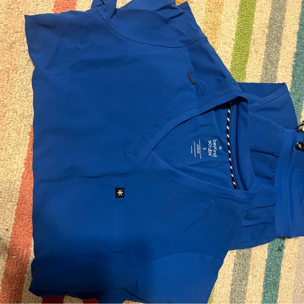 Blue V-Neck Scrub Top and matching pants!